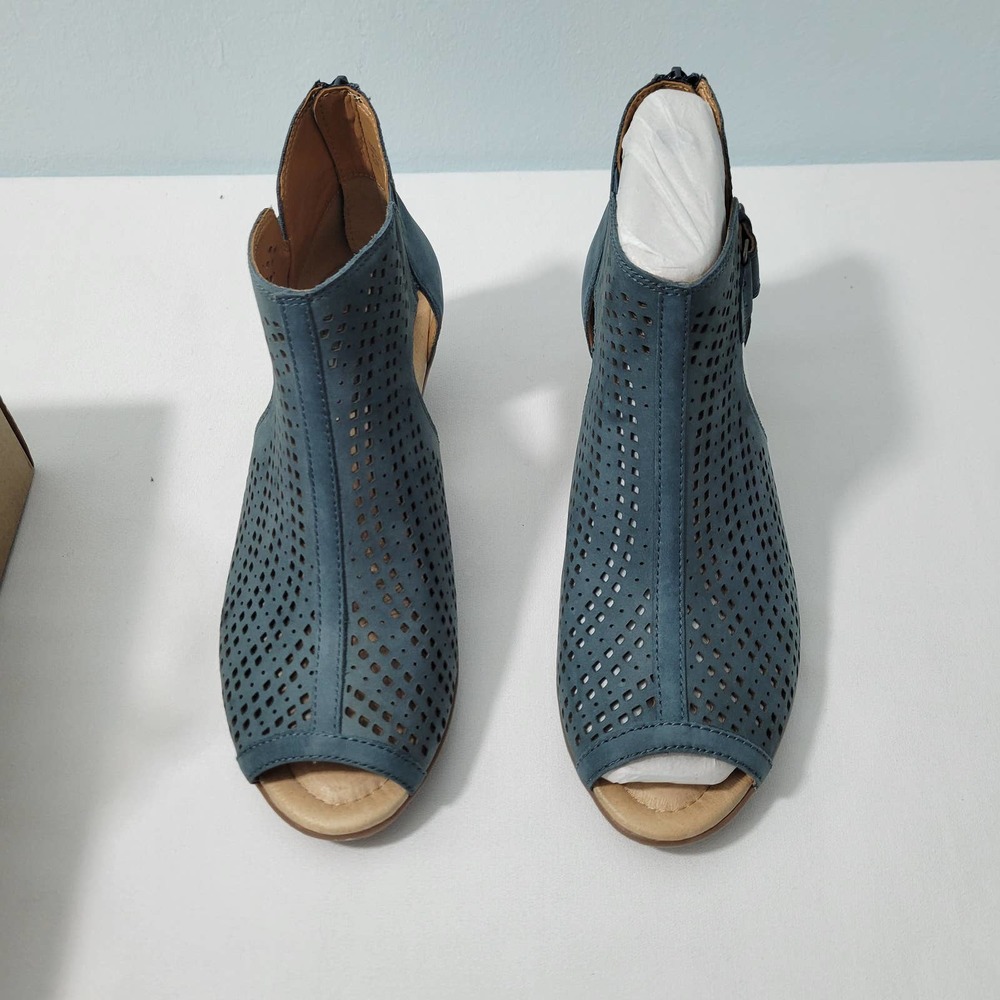 Earth Women's Keri Wide Moroccan Blue Soft Buck Perforated Top Boots Size 8.5D